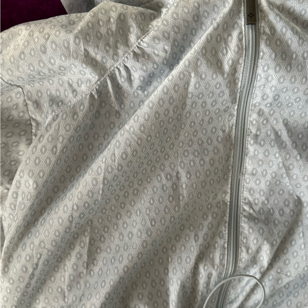 Columbia Light Gray Patterned Rain Jacket Medium - image 3